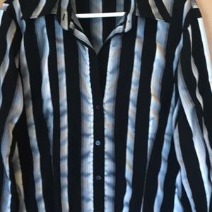 New York & Company Tops - Nice like new button dwn shirt New York &Company New York & Company Tops - Nice like new button dwn shirt New York &Company